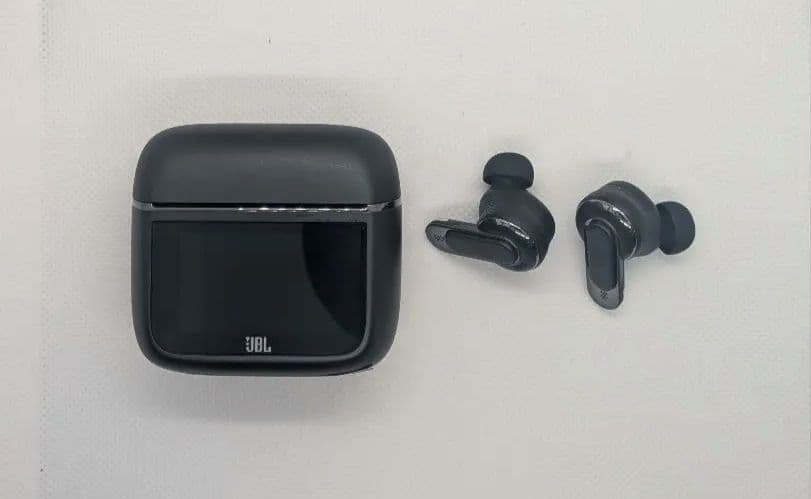 美品 JBL tour pro 3 保護フィルム+カバー付