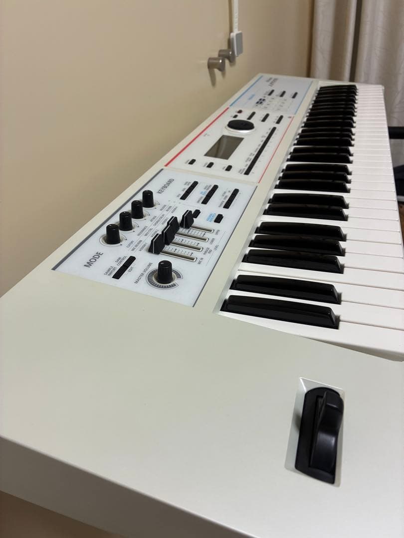 Roland JUNO-DS 61 シンセサイザー 本体