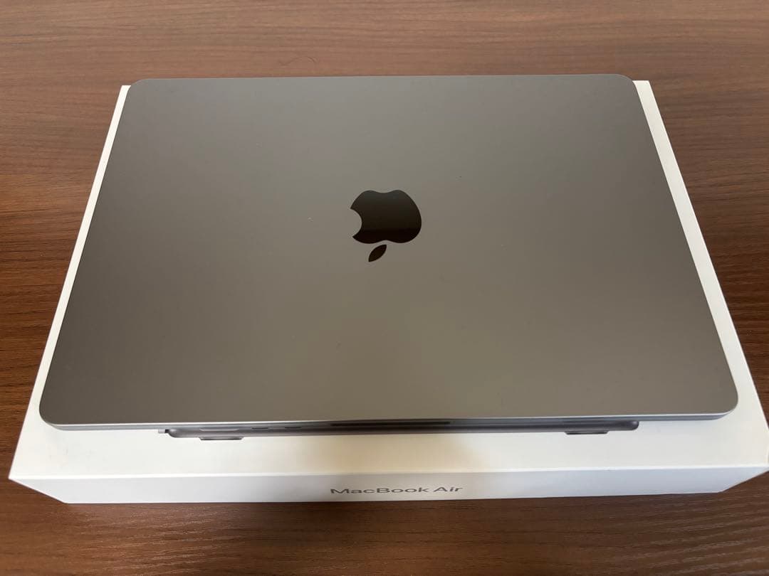 MacBookAir M2チップ 13.6インチ　スペースグレー 日本語配列