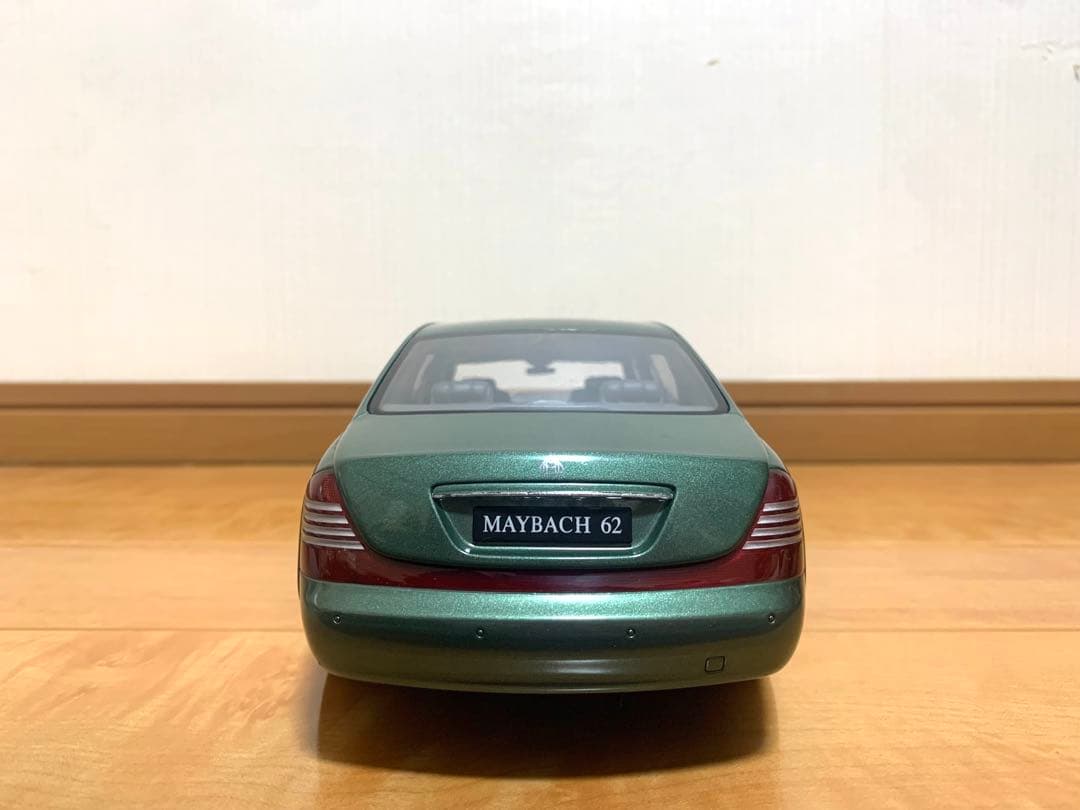 希少。AUTOART MAYBACH 62 1:18 ミニカー