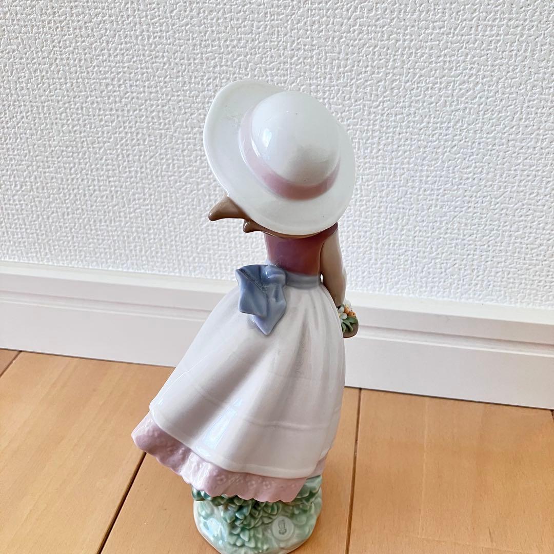 リヤドロ　LLADRO ユートピアコレクション 花の小径 8246