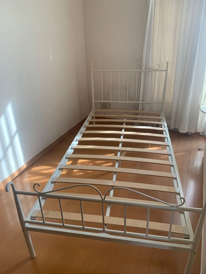 お姫様ベット　ホワイト　パイプ枠のみ　マットレス無し