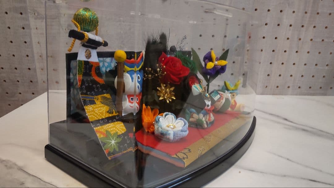 展示品…端午の節句…ちりめん兜うさぎ✤ブリザーブドアレンジ…ケース入り・大