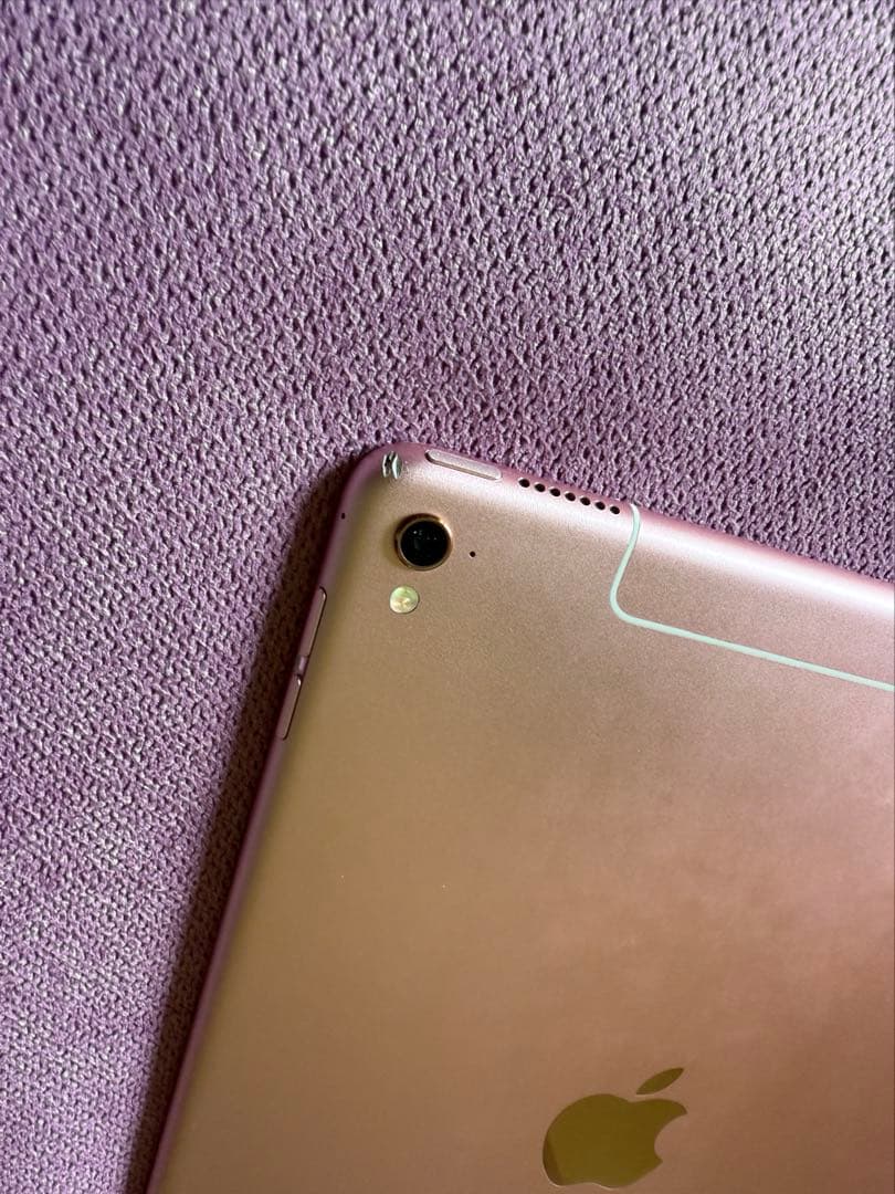 ipad pro 9.7インチ ローズゴールド 画面割れあり 動作問題なし