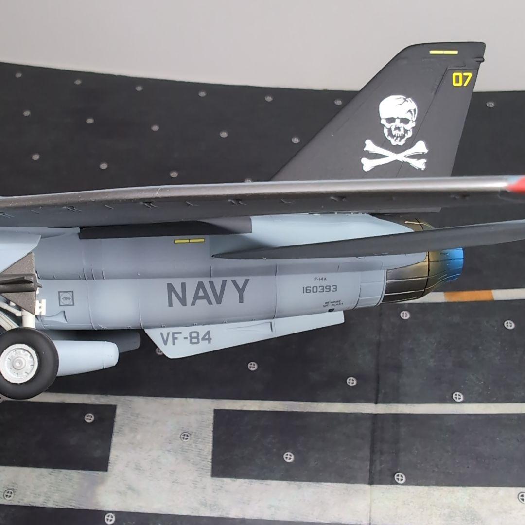 ハセガワ F-14Ａ トムキャット 1/72完成品　型番E-2