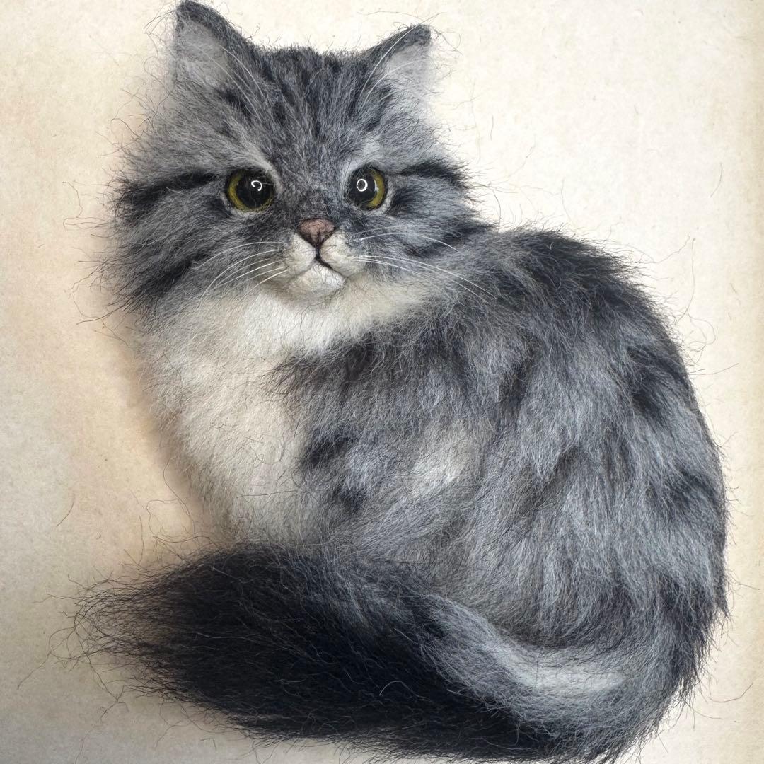 羊毛フェルト猫 サバトラ猫(ロングコート)ブローチ