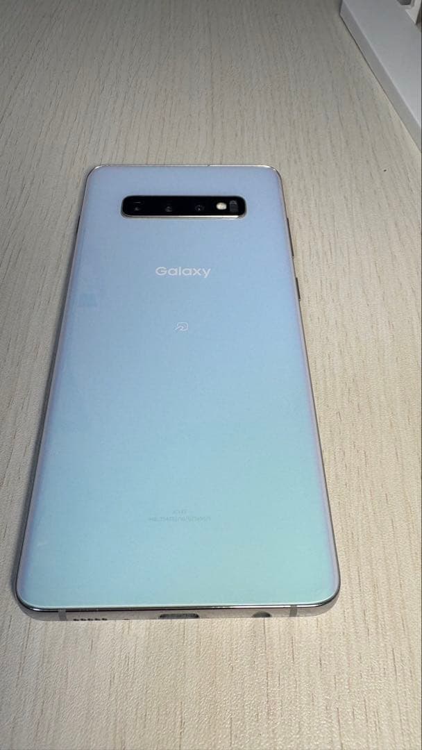 Galaxy S10+ プリズムホワイト SCV42 au 本体