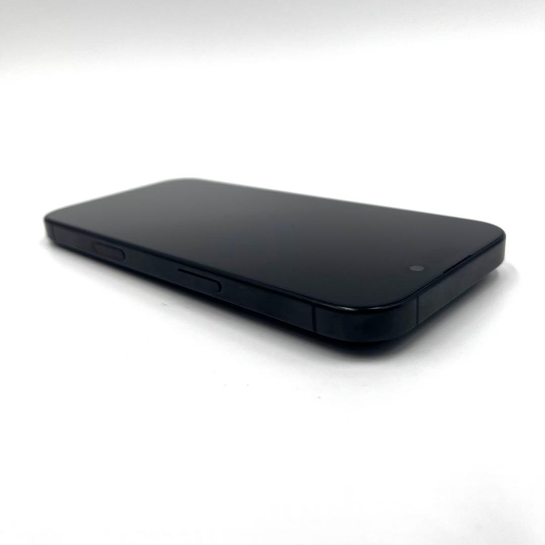 【ほぼ未使用】 iPhone 16 Pro ブラックチタン SIMフリー