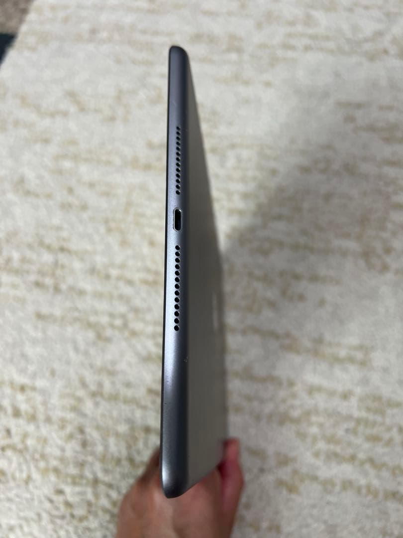 Apple iPad スペースグレー 本体　第６世代　32GB