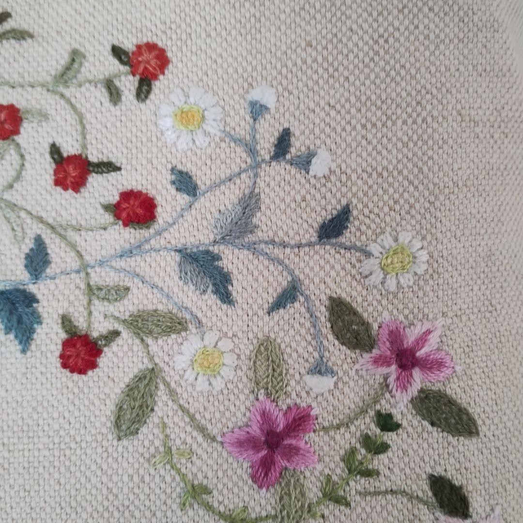 ハンドメイド 手刺繍 小さなお花のト― トバック