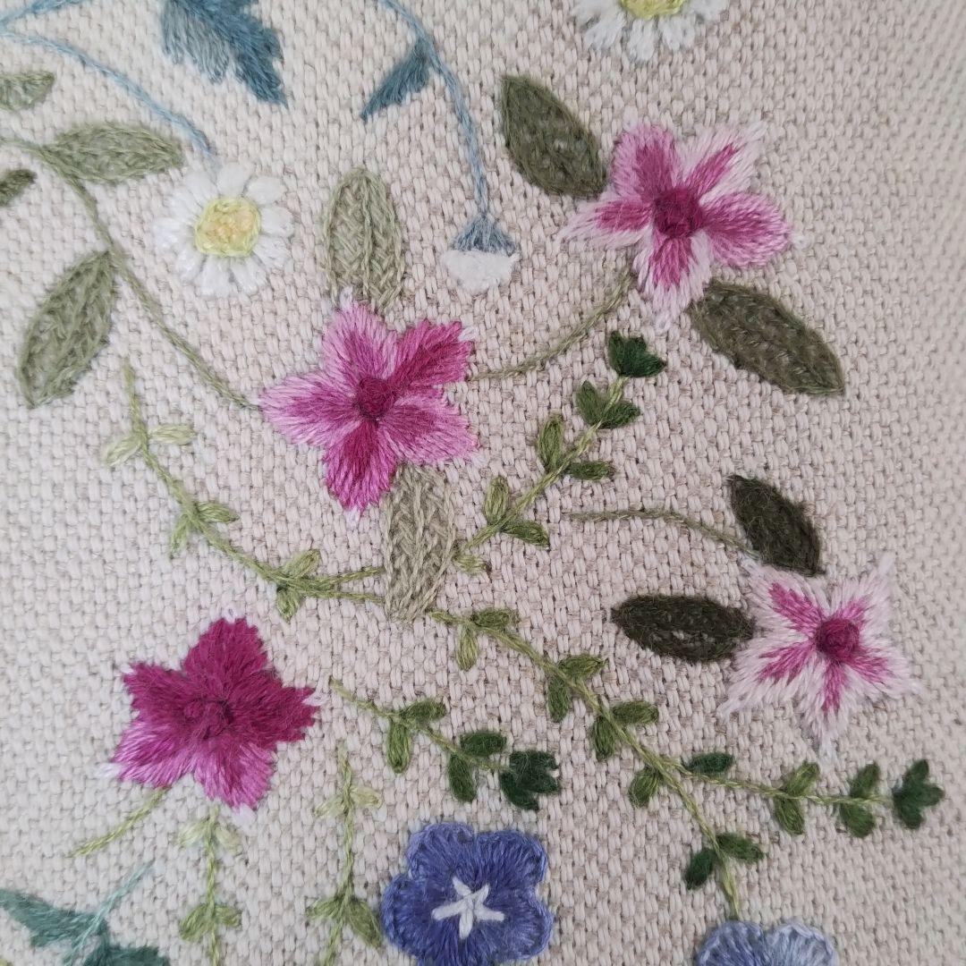 ハンドメイド 手刺繍 小さなお花のト― トバック