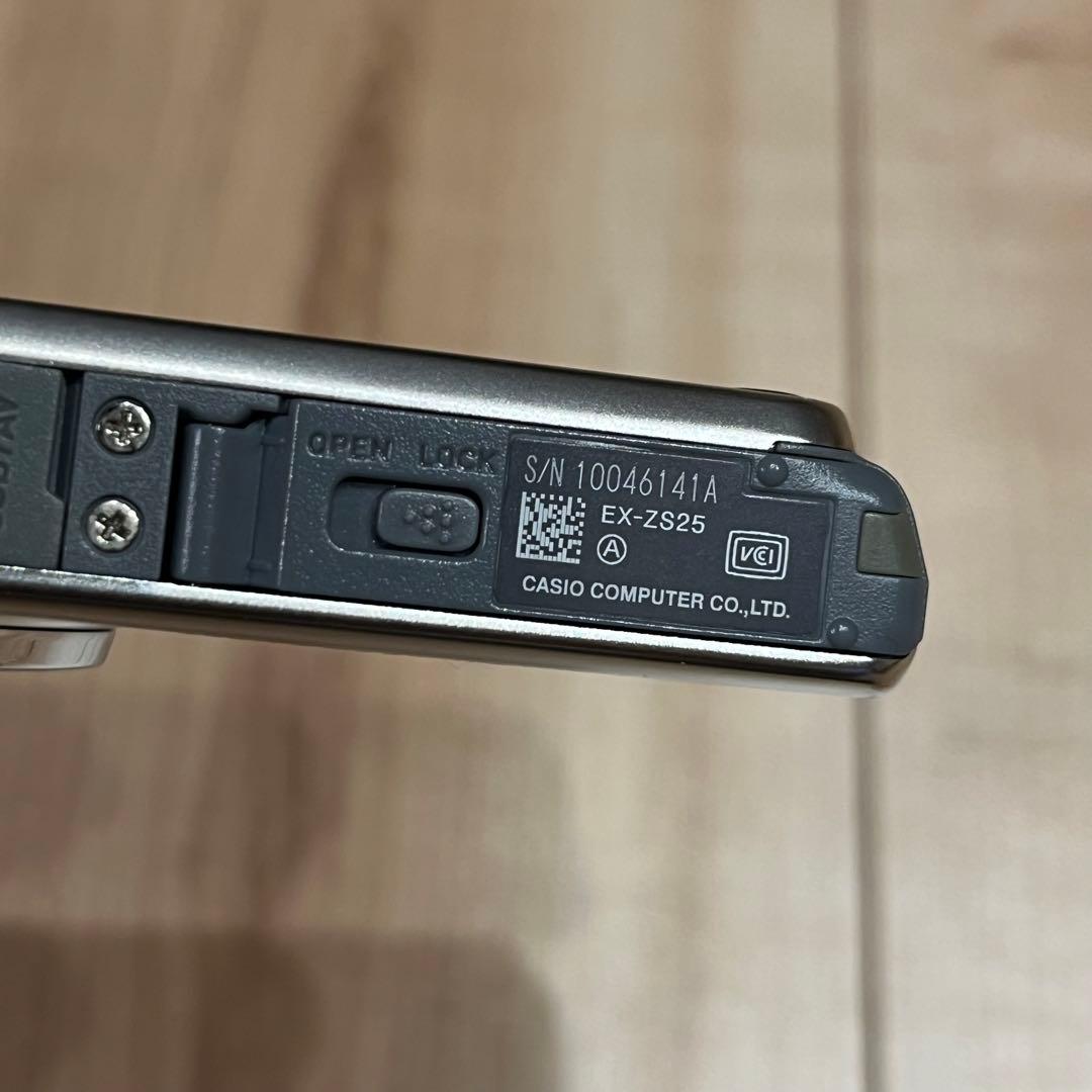 《送料込》CASIO EXILIM EX-ZS25 デジタルカメラ　充電器付