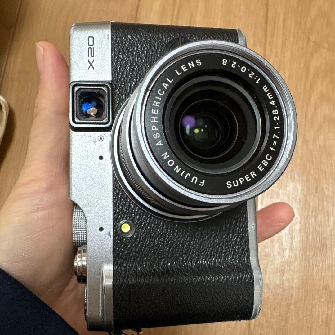 富士フイルム FUJIFILM X20