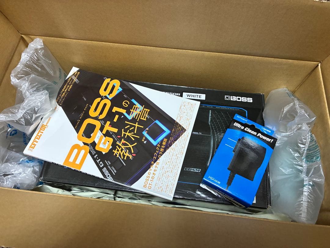 BOSS GT-1 限定ホワイト 新品電源アダプター、解説本付き