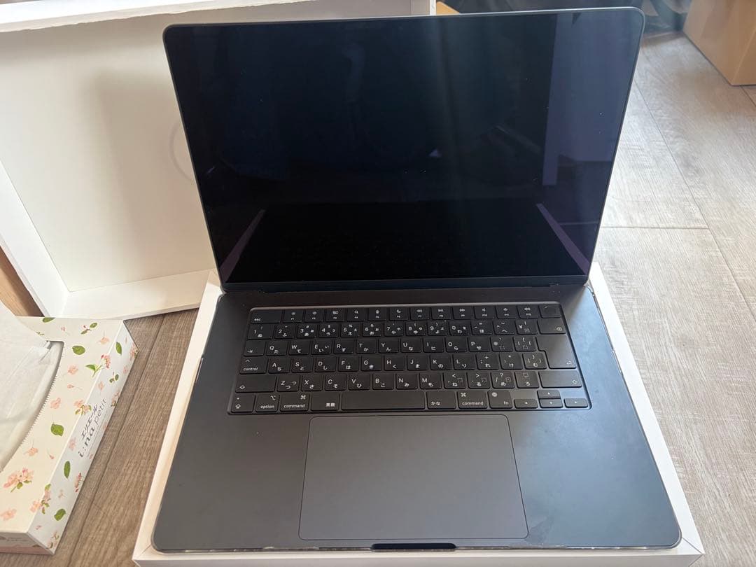 極美品MacBook Air M2 15インチ 8GB メモリ 512GB
