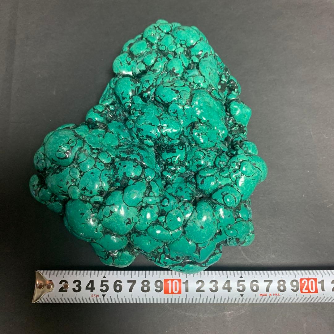 石の置物　緑