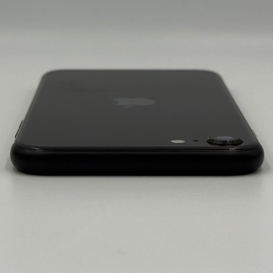 美品 Apple iPhone SE (MHGP3J/A)