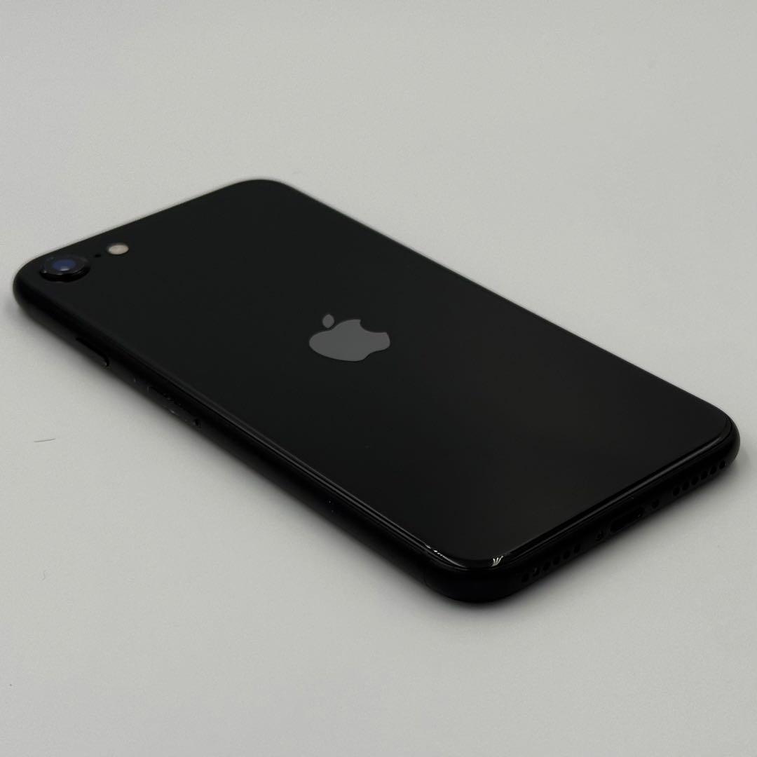 美品 Apple iPhone SE (MHGP3J/A)
