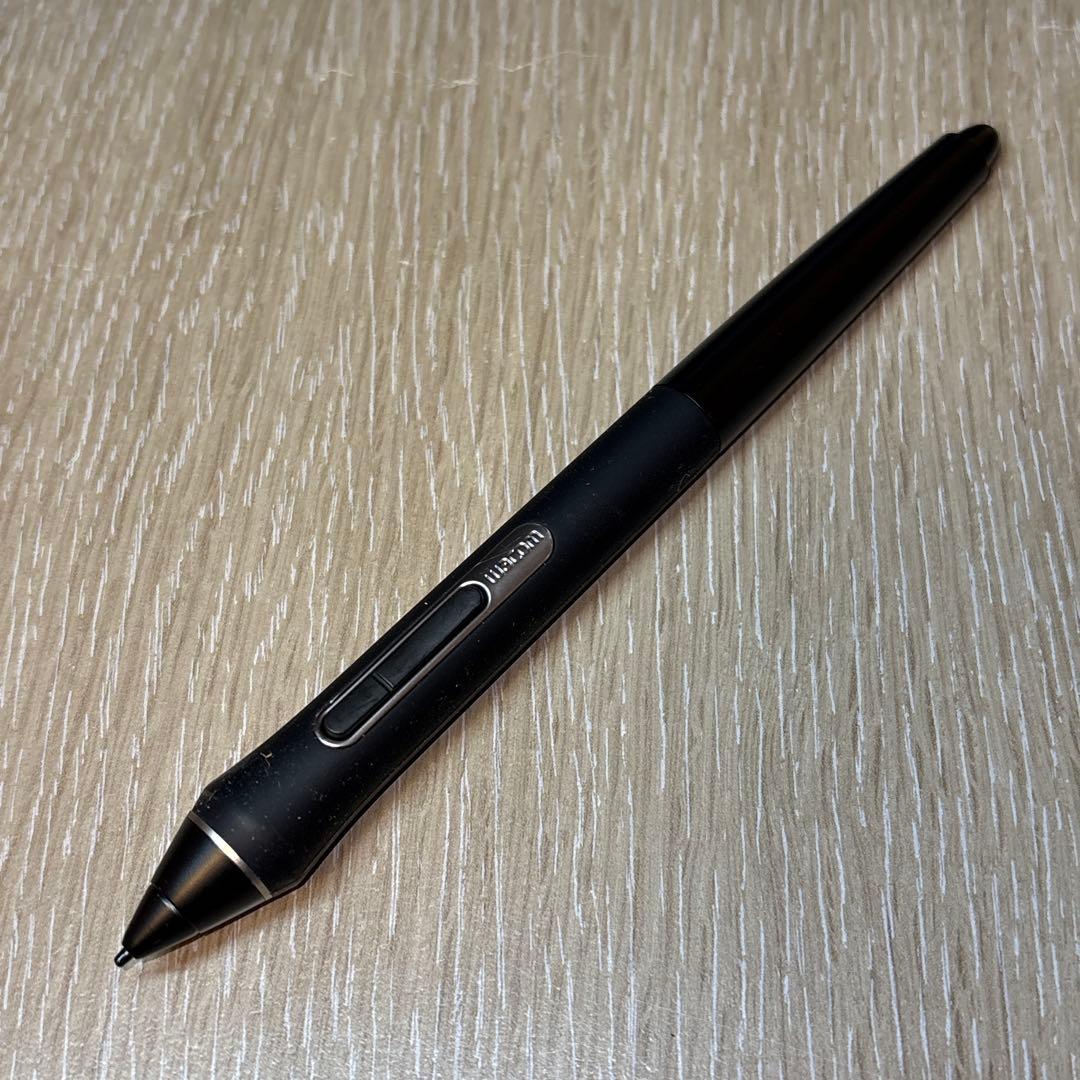 液タブ・ペンタブ Wacom Intuos Pro (2017) Small PTH-460