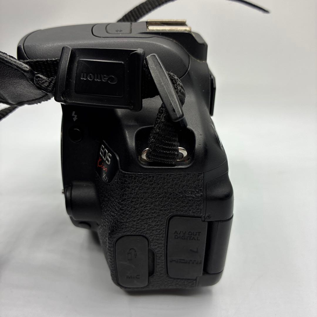 ⭐️Canon EOS Kiss x7i デジタル一眼レフカメラ チャージャー付属