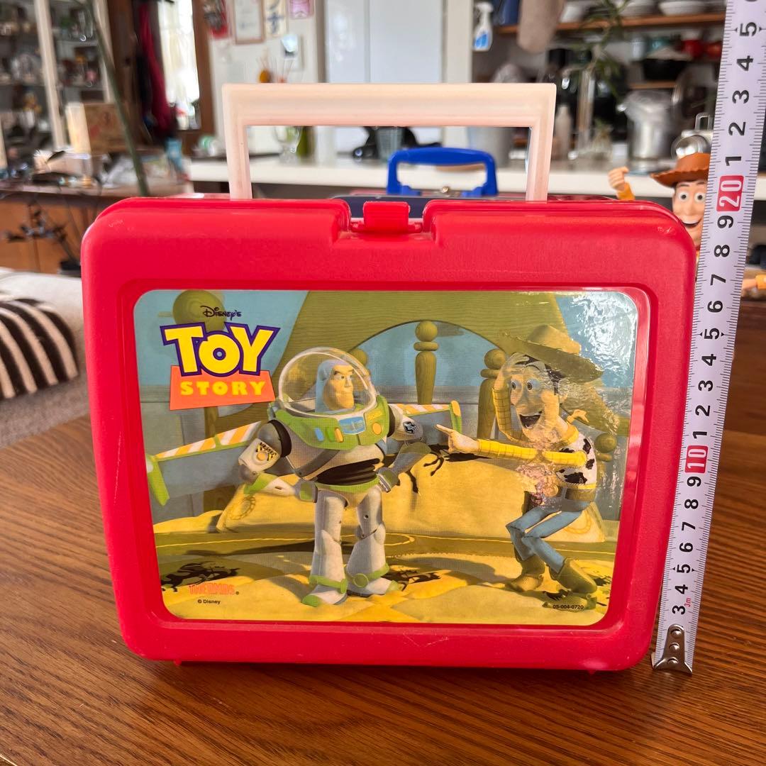 トイストーリー　サーモスランチボックスウッディ　ザークフィギュアセット