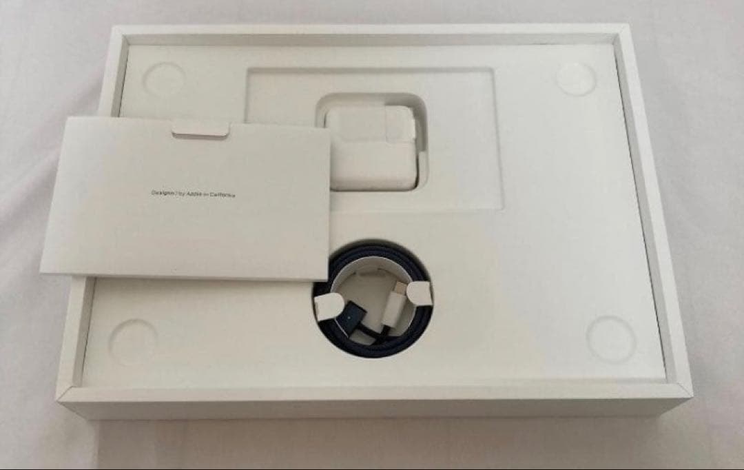Apple MacBook Air M4 2025 13インチ