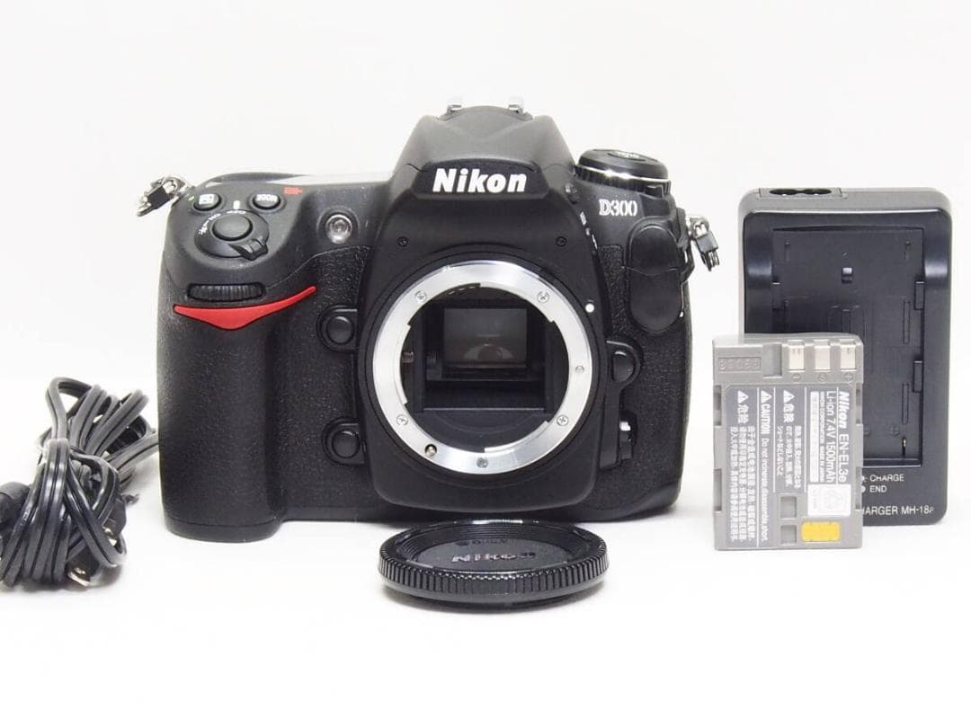 ■S数1152回■ Nikon D300 ボディ 《 使用感無し美品 良好