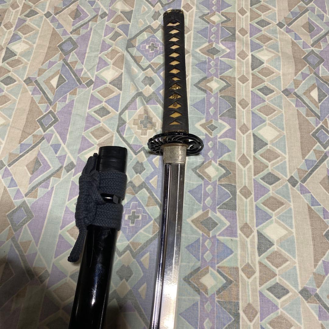 女性•少年用居合刀 黒柄 鶴羽透し丸鍔 黒呂鞘