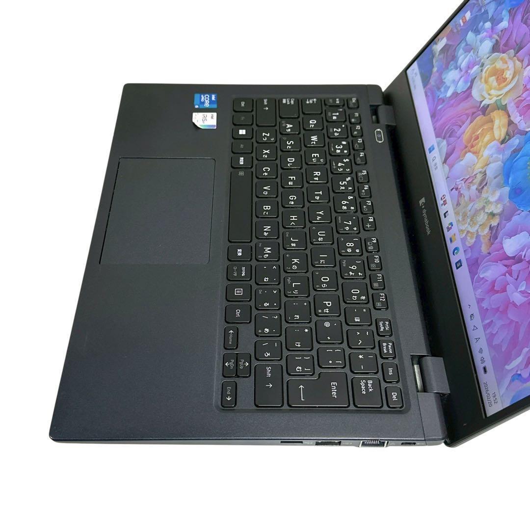 【美品】東芝　2022年製 16GB SSD256GB ノートパソコン 824