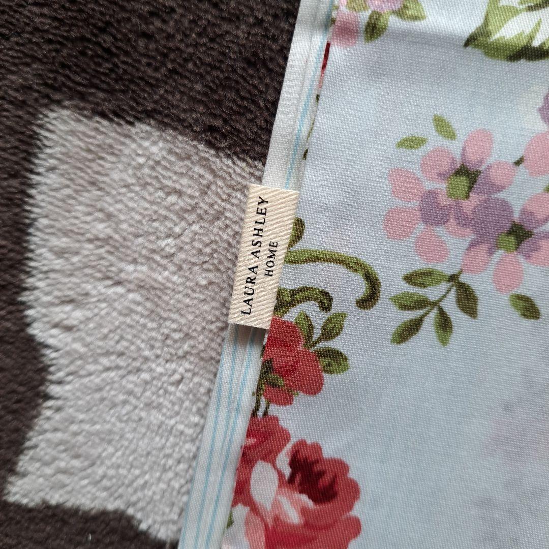 LAURA ASHLEY 裏表に異柄の素敵な枕カバー(ピロケース)水色のみ