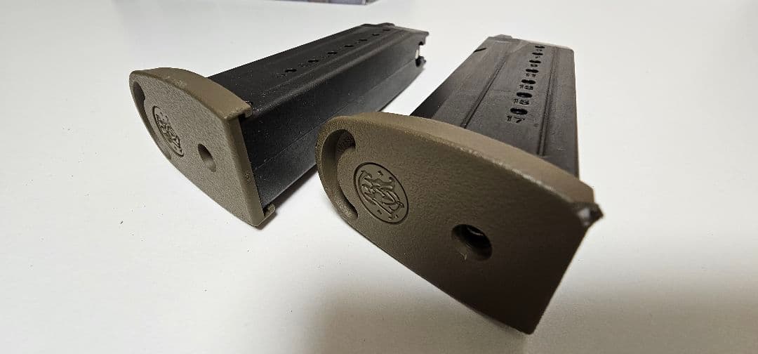 東京マルイ　M&P9 Vcustom スペアマガジン付き