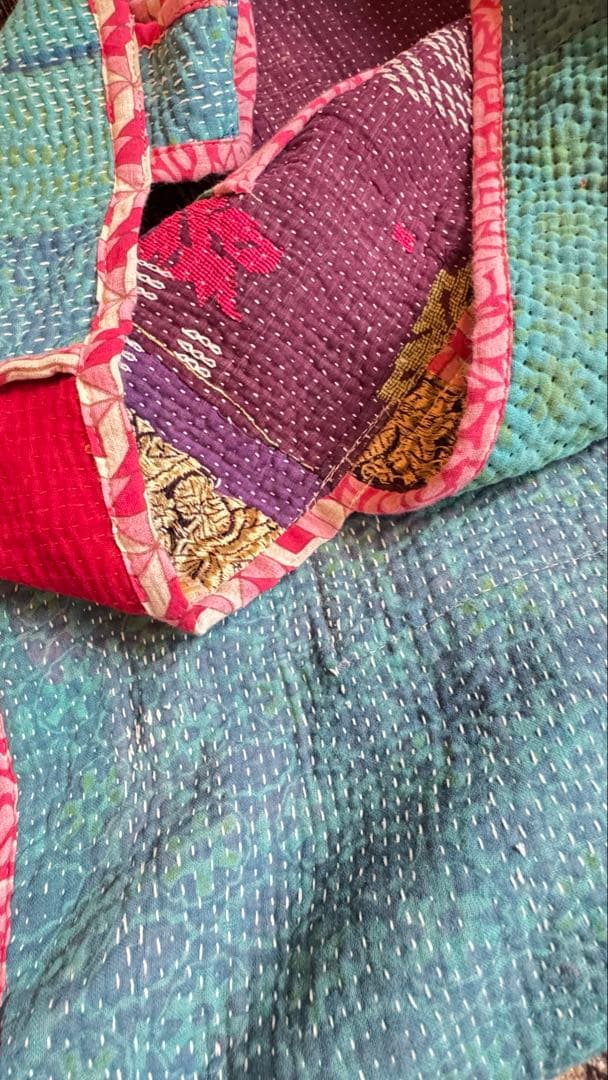 破格！持ち手もしっかり！Kantha カンタ　リバーシブル　ビッグ　ラリーキルト