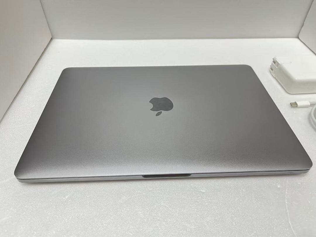 美品　MacBook Pro M2 13インチ 2022 500GB/24GB
