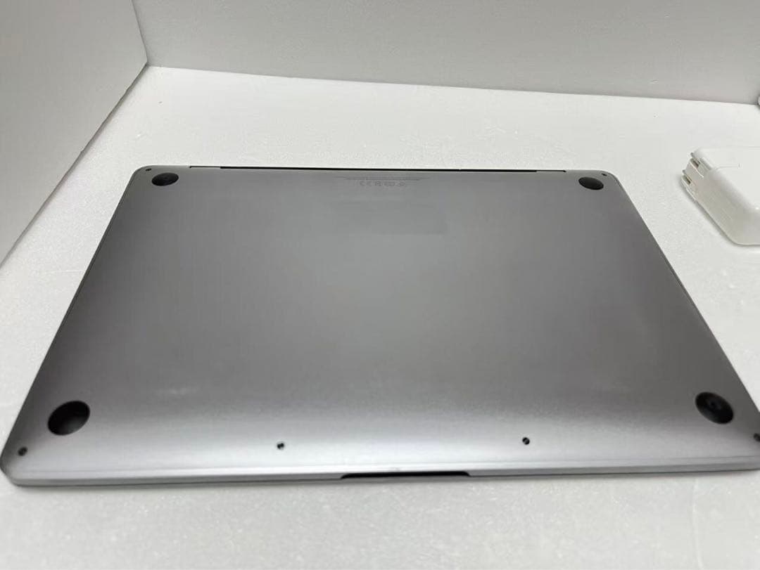 美品　MacBook Pro M2 13インチ 2022 500GB/24GB