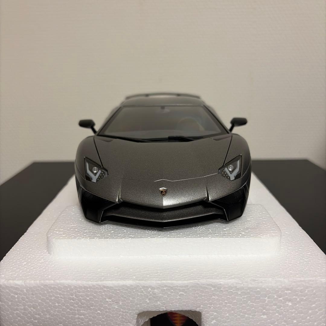 オートアート　アヴェンタドールsv マットグレー