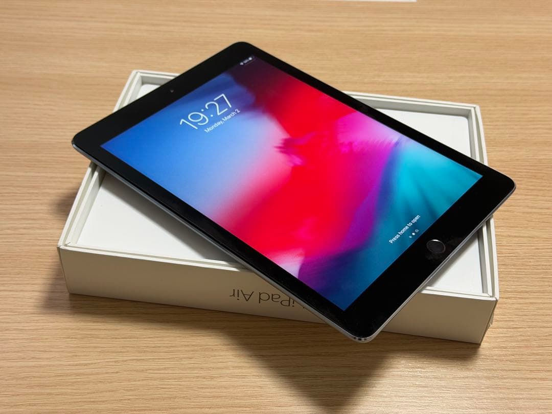 iPad本体 iPad Air2 Wi-Fi Space Gray-