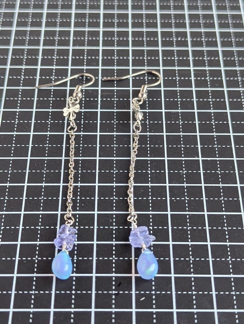 ブルーオパールとタンザナイトのドロップピアス　ステンレス
