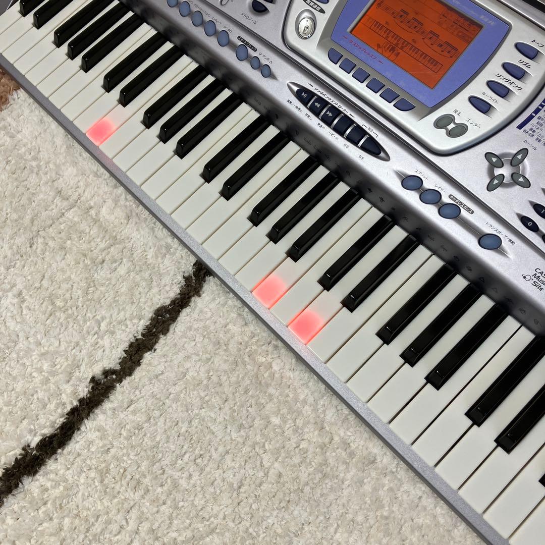 キーボード　CASIO LK-250it 光ナビゲーション　61鍵盤タイプ
