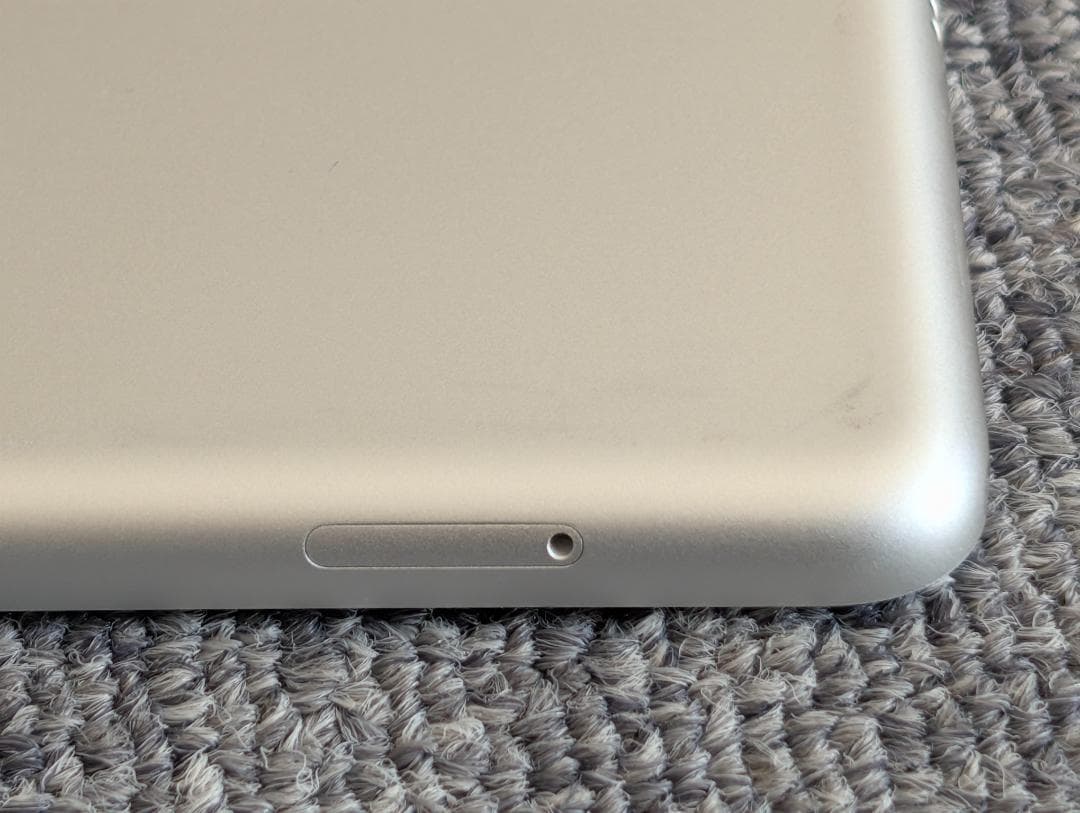 Apple iPad (第６世代) Wi-Fi + Cellular 32GB