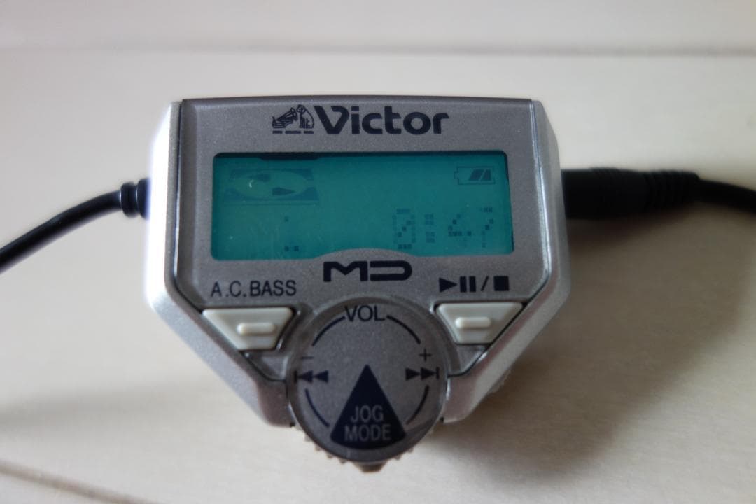 単3電池対応 ポータブルMDプレーヤー XM-P55 (JVC Victor)