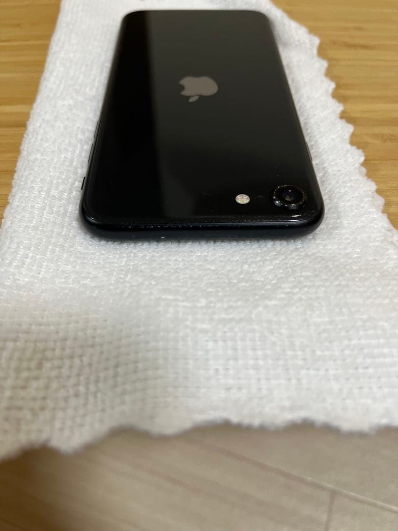 Apple iPhone SE第二世代　本体 ブラック
