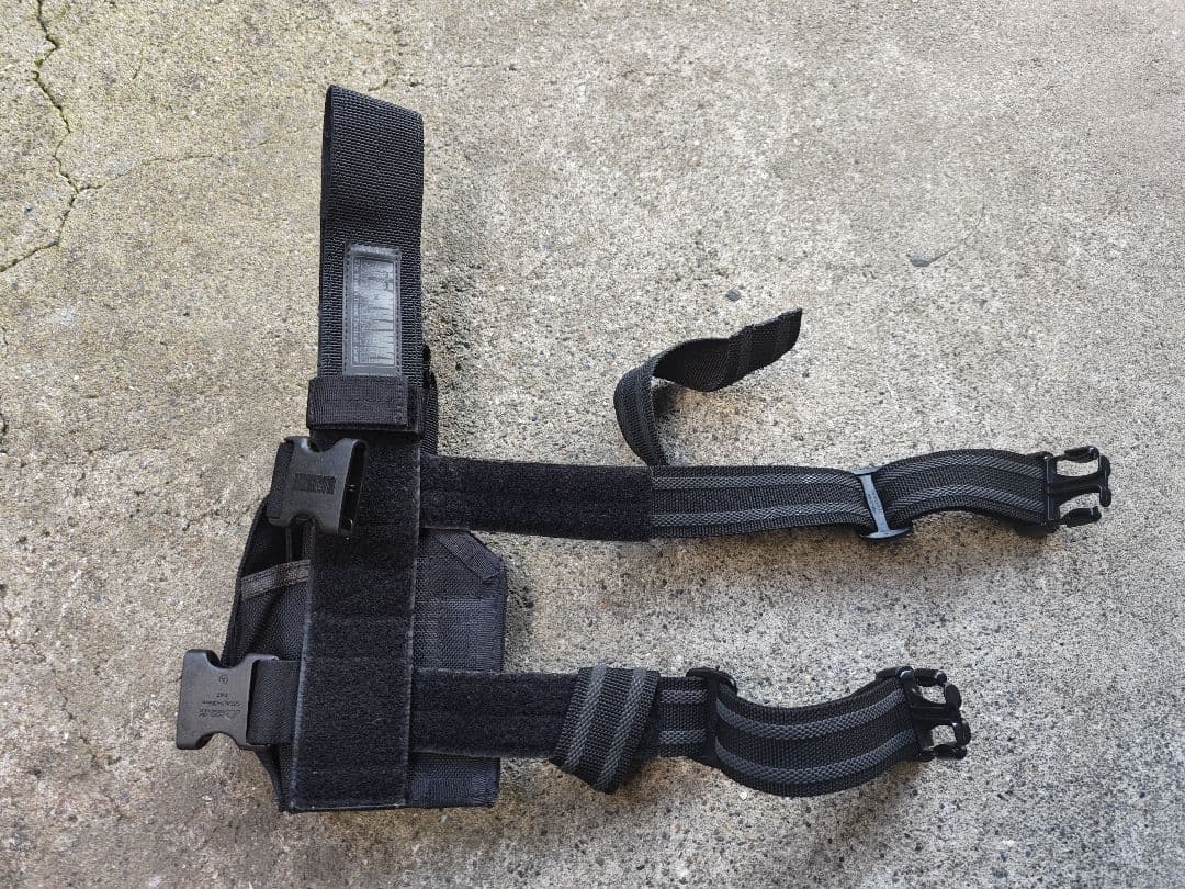 BLACKHAWK レッグホルスター　特殊部隊　アメリカ軍 初期アフ