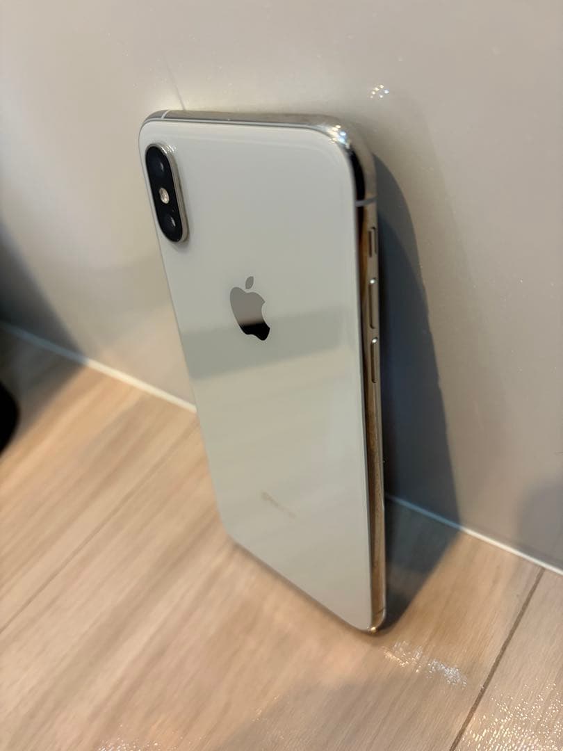 ジャンク品　iPhone XS 256GB シルバー SIMロックなし 本体